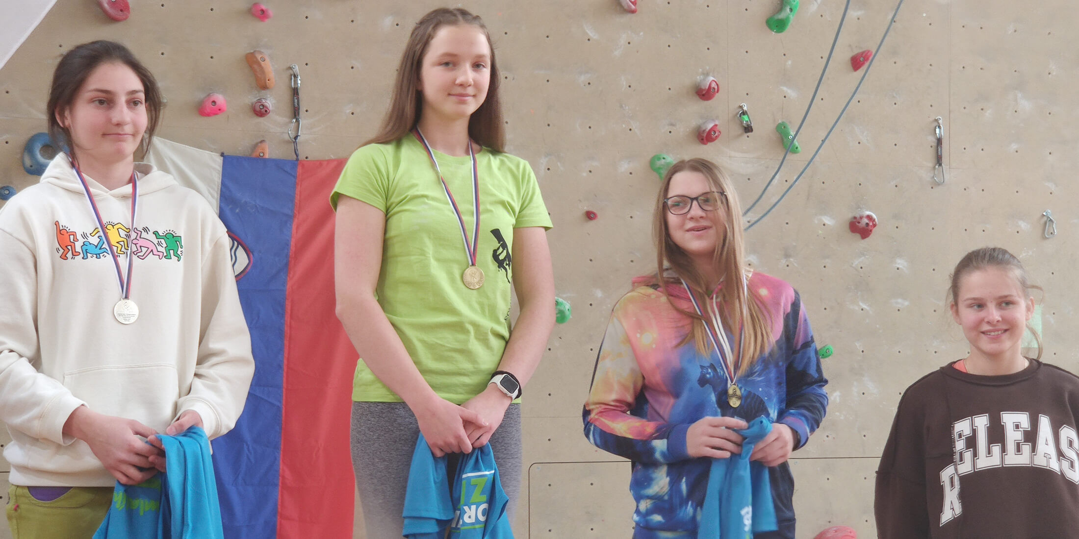 Lara Reš iz 1. a je državna prvakinja v športnem plezanju, njena sošolka Tinkara Dolžan podprvakinja, Lukas Kalan iz 1. b podprvak